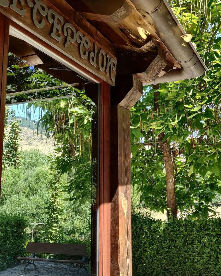 Hotel Ribera Del Corneja Navacepedilla de Corneja Luaran gambar