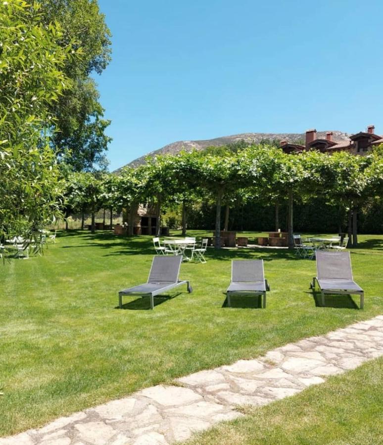 Hotel Ribera Del Corneja Navacepedilla de Corneja Luaran gambar