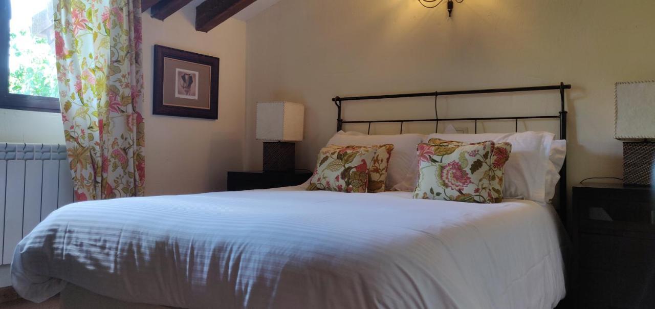 Hotel Ribera Del Corneja Navacepedilla de Corneja Luaran gambar