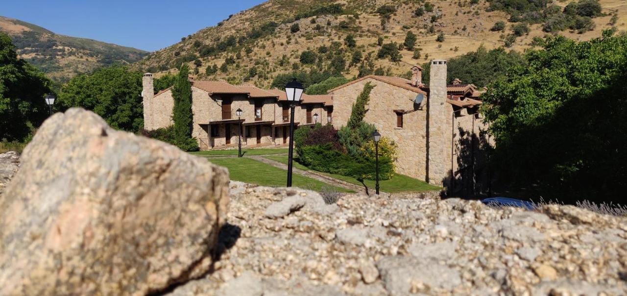 Hotel Ribera Del Corneja Navacepedilla de Corneja Luaran gambar