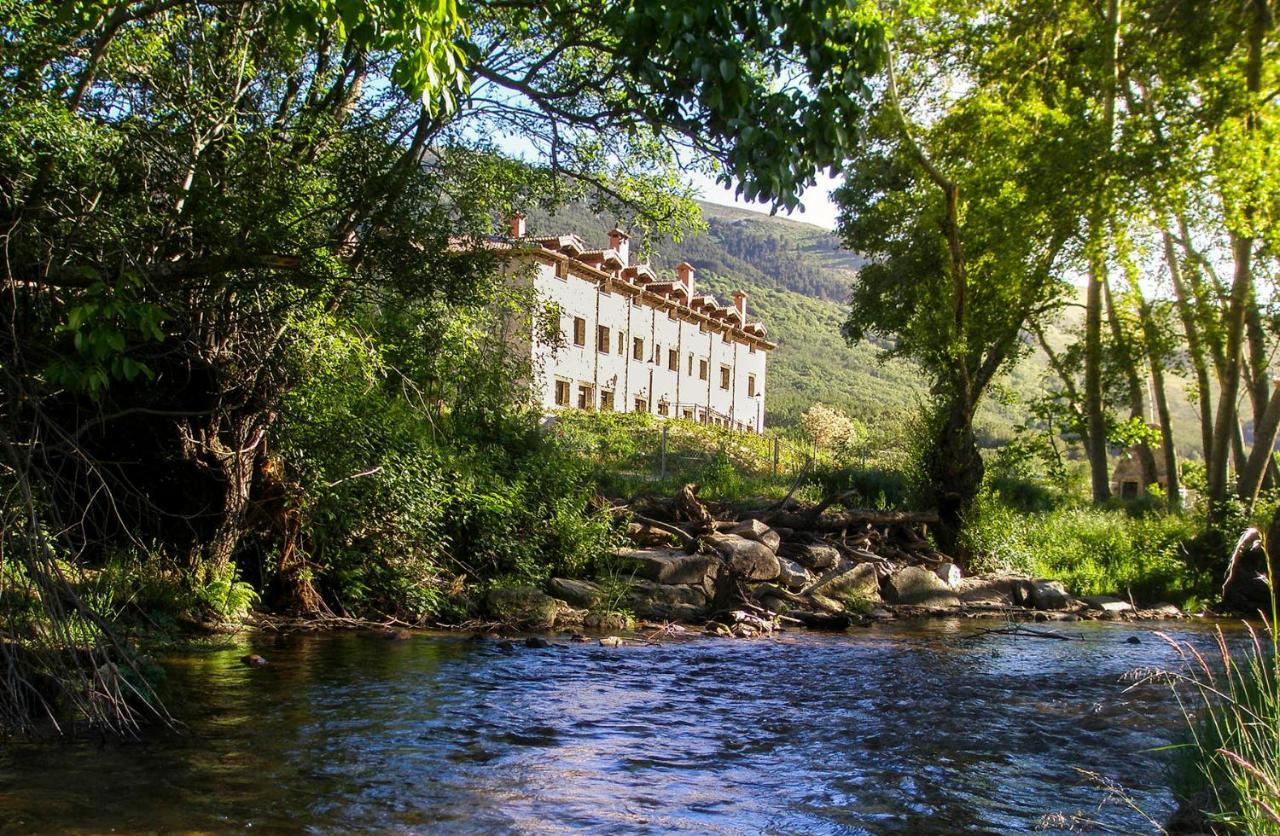 Hotel Ribera Del Corneja Navacepedilla de Corneja Luaran gambar