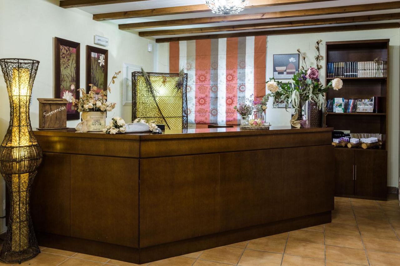 Hotel Ribera Del Corneja Navacepedilla de Corneja Luaran gambar